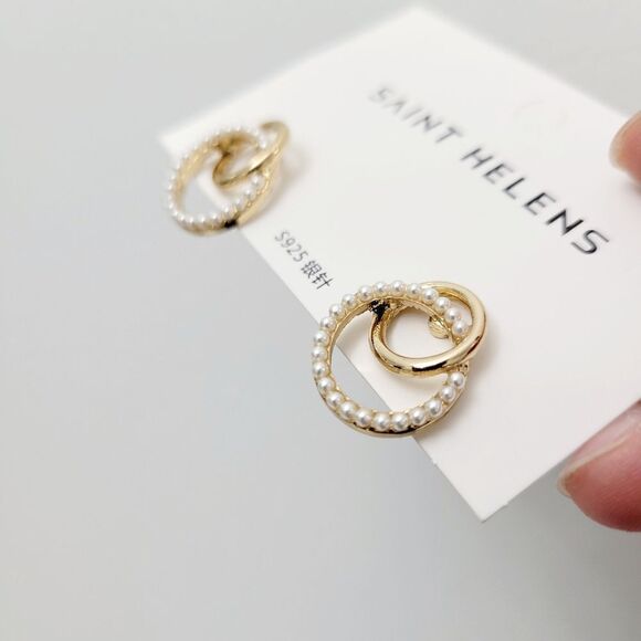 Brand New Saint Helens Gold Tone Pearls Earrings - Picture 4 of 8